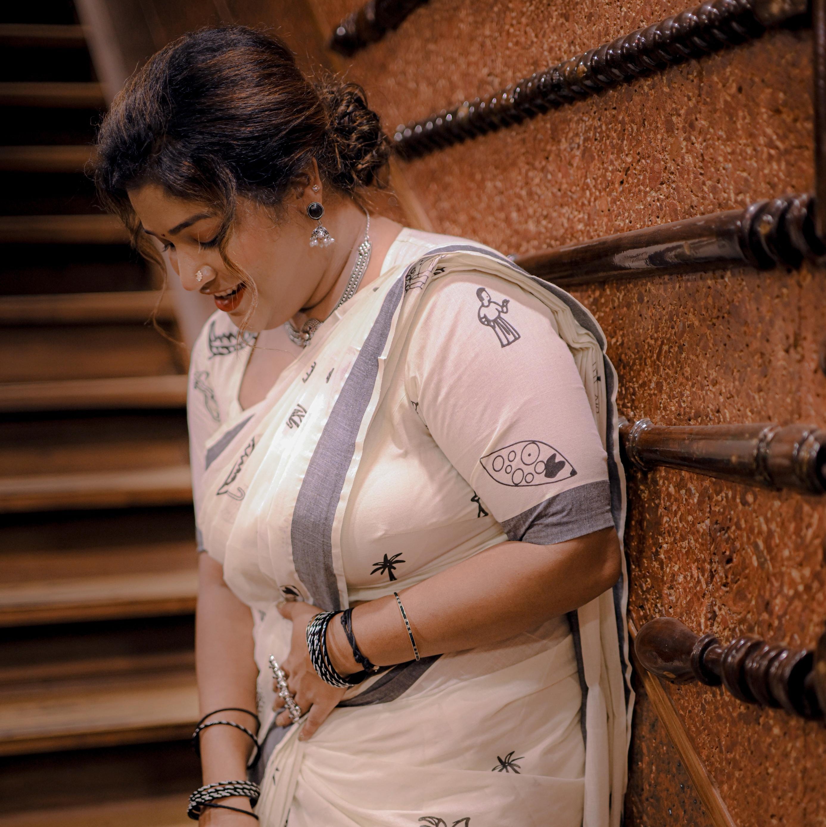 Premium Cotton Saree with Artistic Print & Contrast Border