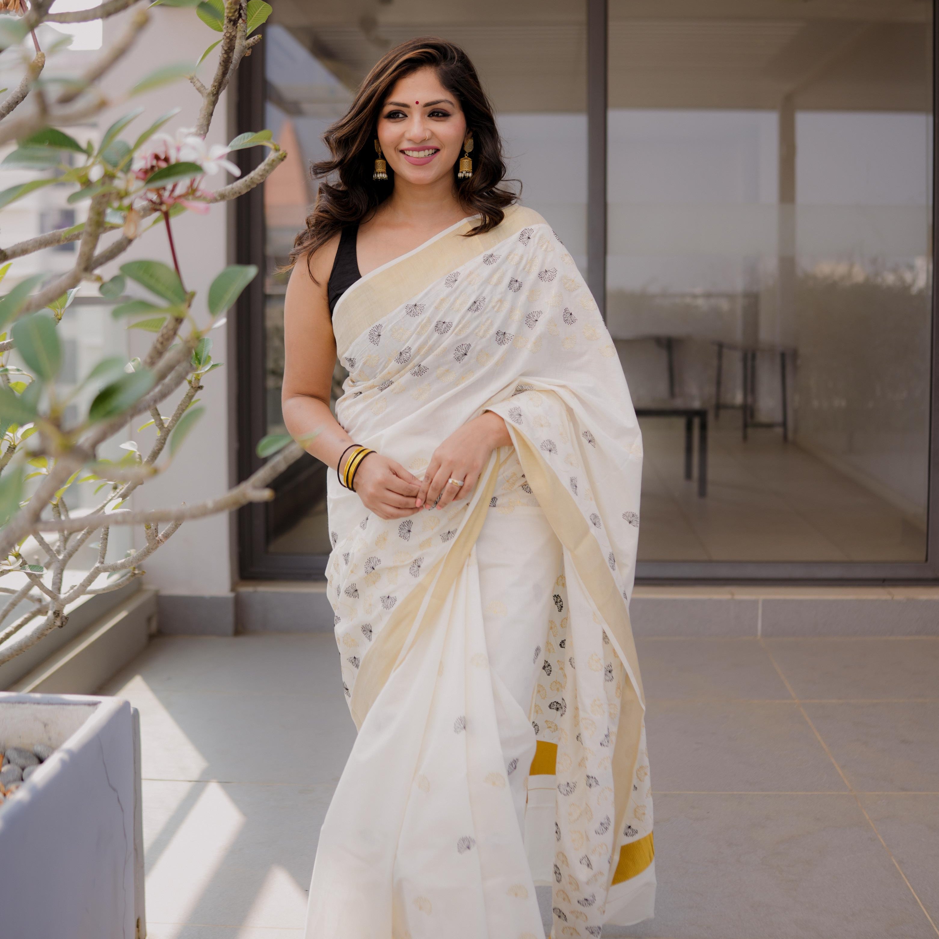 Myil Ezha – Premium Gold & Black Cotton Embroidered Saree