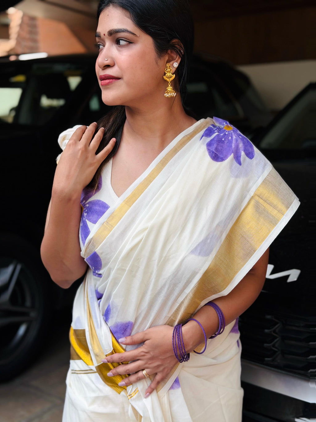 Neelakurnjij Designer Floral Cotton Saree – Soft, Breathable & Graceful